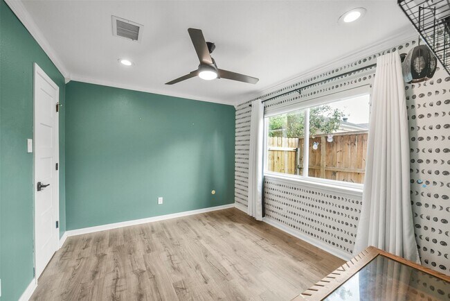 Building Photo - 12111 Whittington Dr