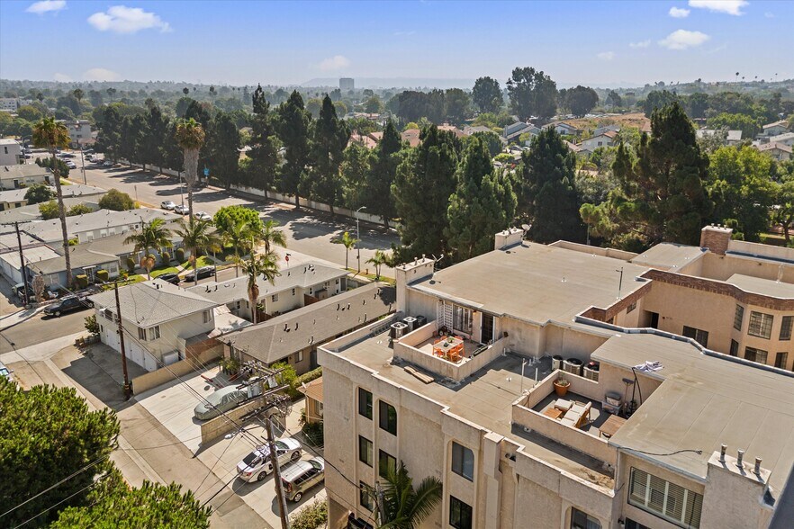Building Photo - 12321 Ocean Park Blvd