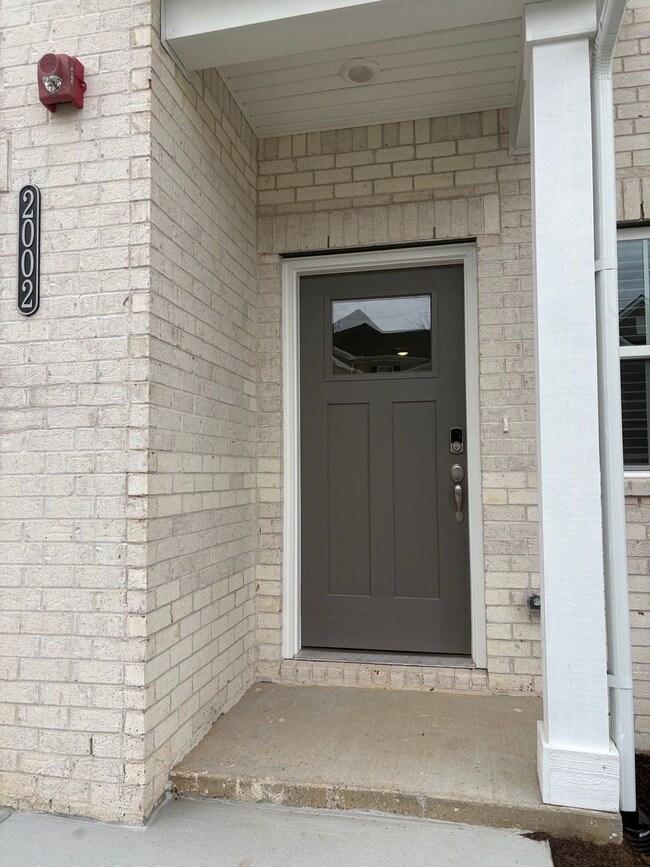 Building Photo - Brand New 3 Bedroom Gallatin Townhome