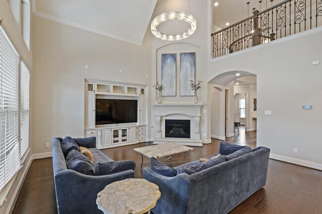 Building Photo - 5730 Balcones Ridge Ln