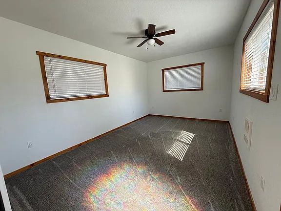 Building Photo - "Charming 3-Bed Oasis with Cozy Fireplace in Coos Bay – Your Perfect Retreat Awaits!"