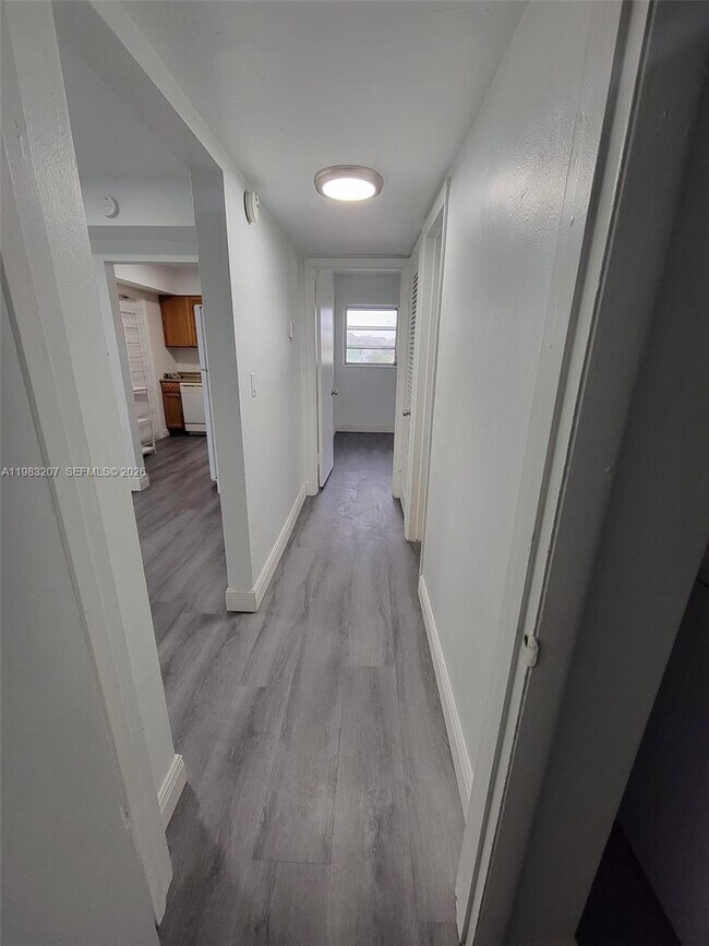 Building Photo - 7610 SW 82nd St