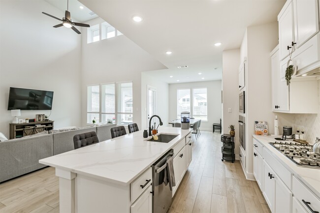 Building Photo - 9243 Trimble Lndg Dr