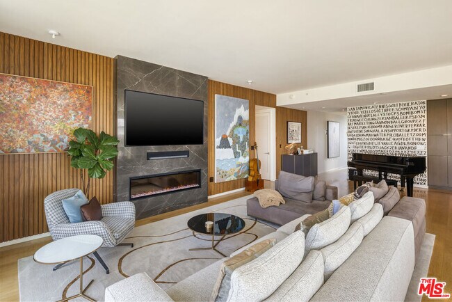 Building Photo - 1705 Ocean Ave