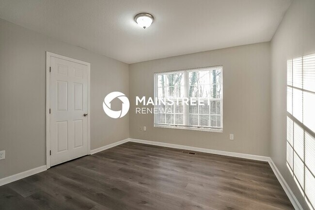Building Photo - 3 Bedroom Pet-Friendly Home in OAK RIDGE, TN with Main Street Renewal