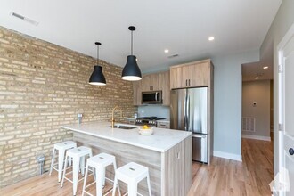 Building Photo - 2 bedroom in Chicago IL 60647