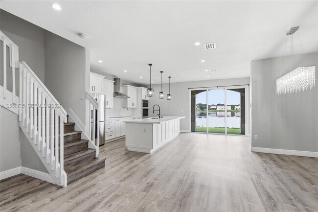 Building Photo - 15411 SW 9th Way