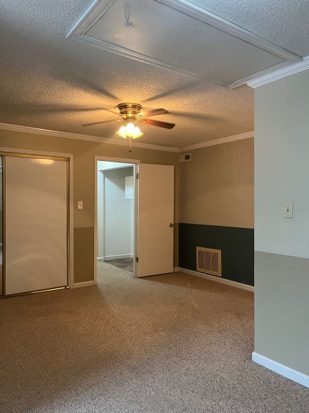 Building Photo - 2 bedroom/2 bathroom Townhome in a great l...