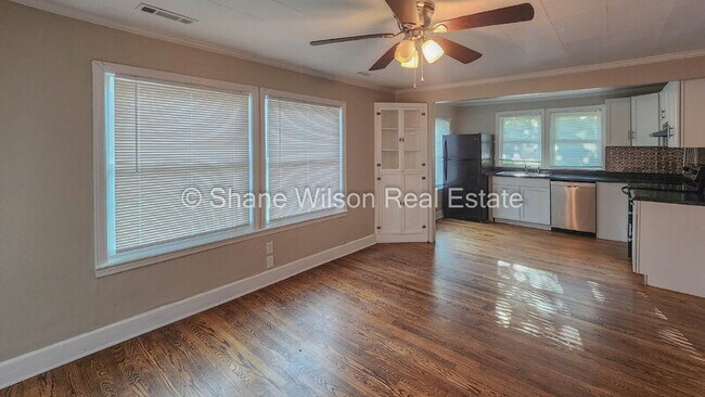 Building Photo - 1114 Rockway Dr