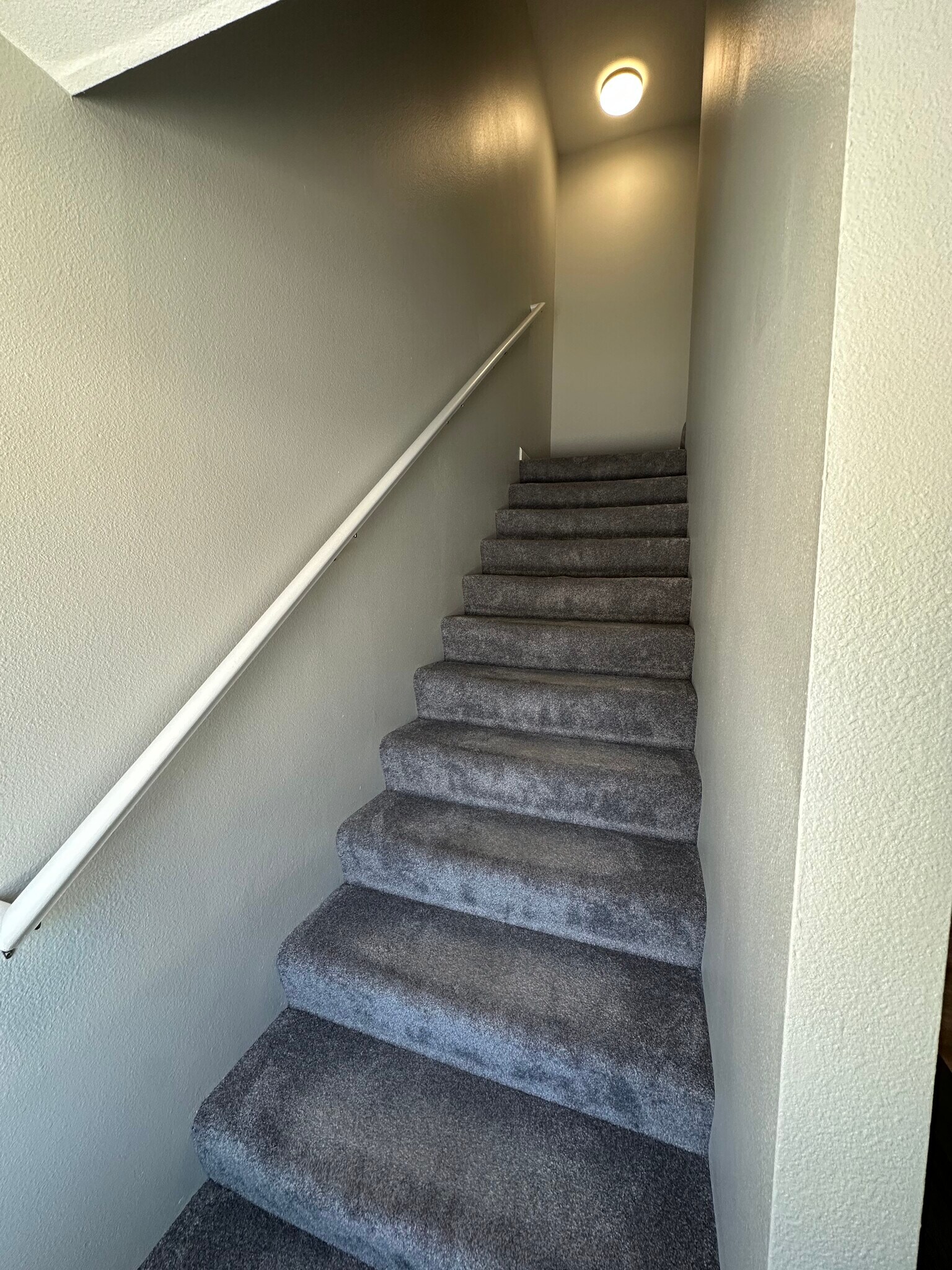 Building Photo - 1055 E Klatt Rd