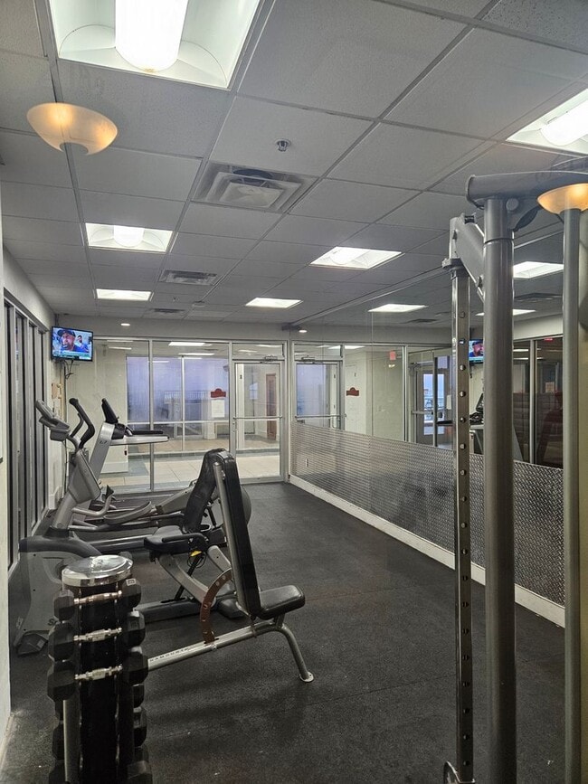 Building Photo - 1 BEDROOM 1 BATH CONDO