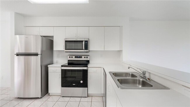 Building Photo - 1723 SW 109th Ter