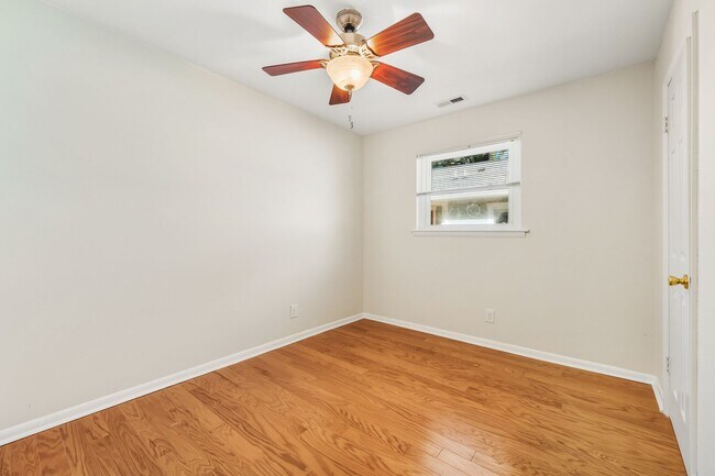 Building Photo - 1017 Onslow St