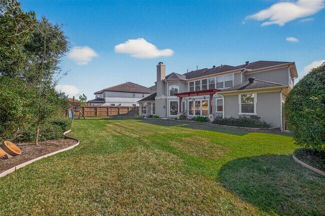 Building Photo - 2210 Bywater Dr