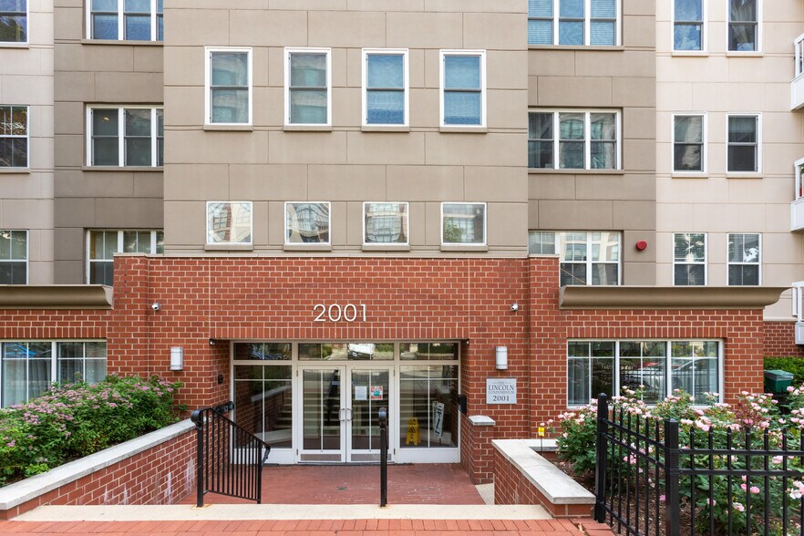 Building Photo - 2001 12th St NW