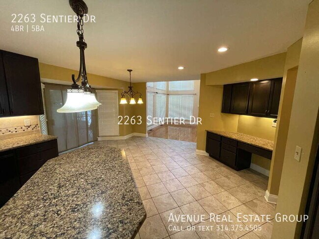 Building Photo - 2263 Sentier Dr