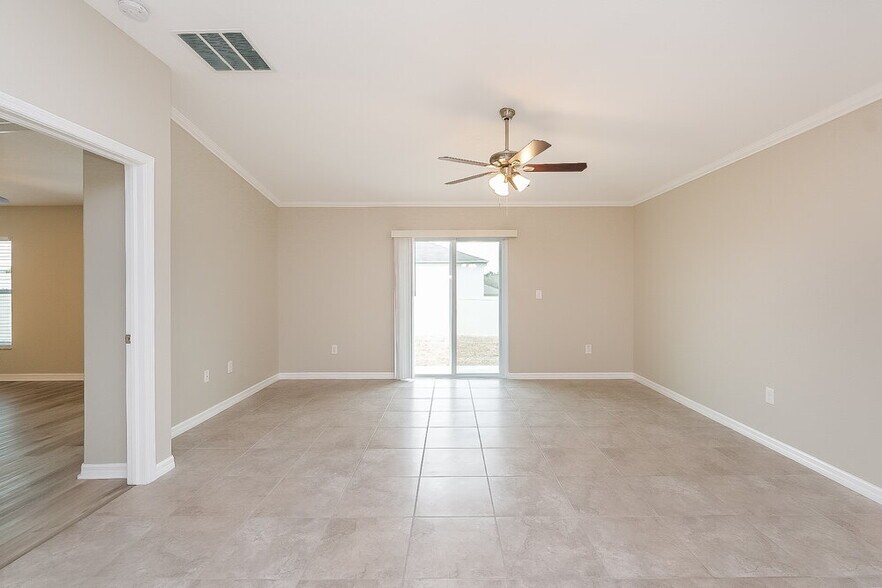 Building Photo - 204 Archcliffe Point Pl