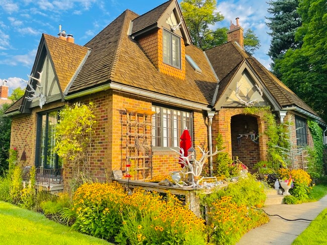 Building Photo - 483 Boulevard