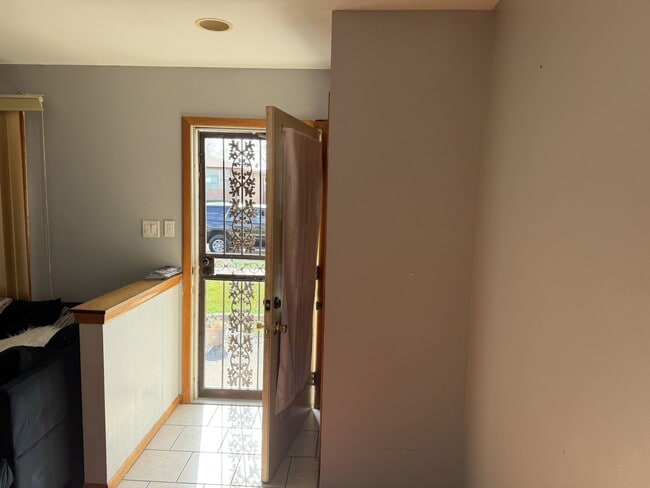 Building Photo - 18019 Ravisloe Terrace