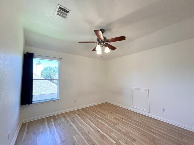 Building Photo - 3004 Edgecreek Pl