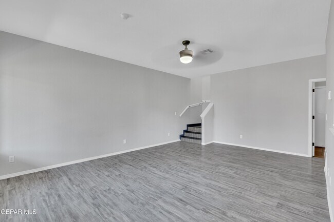 Building Photo - 14378 N Cave Dr
