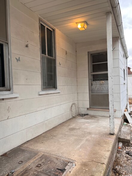 Building Photo - 32 S 14th St