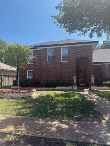 Primary Photo - 2800 Rice Dr