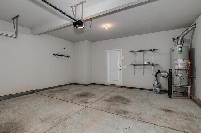 Building Photo - Charming 4 beds 2.5 baths Home in Berewick!