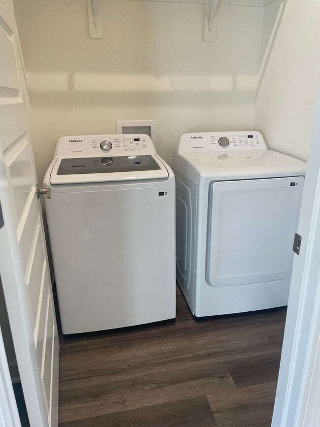 Building Photo - 16161 Fontana St