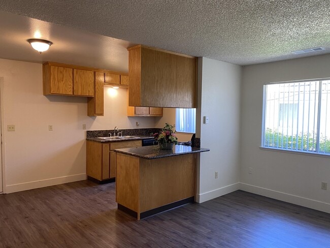 Building Photo - 3000 Jade Way