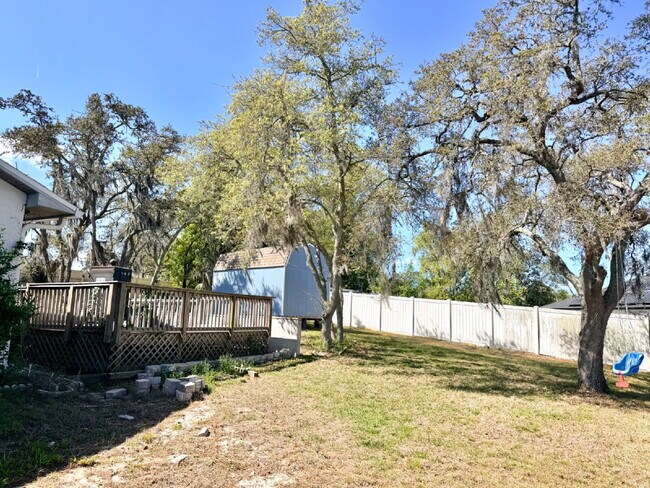 Building Photo - Large two Bedroom, 2 Bathroom, 2 Car Garage Home For Rent. *** Rent includes Water, Internet, and...
