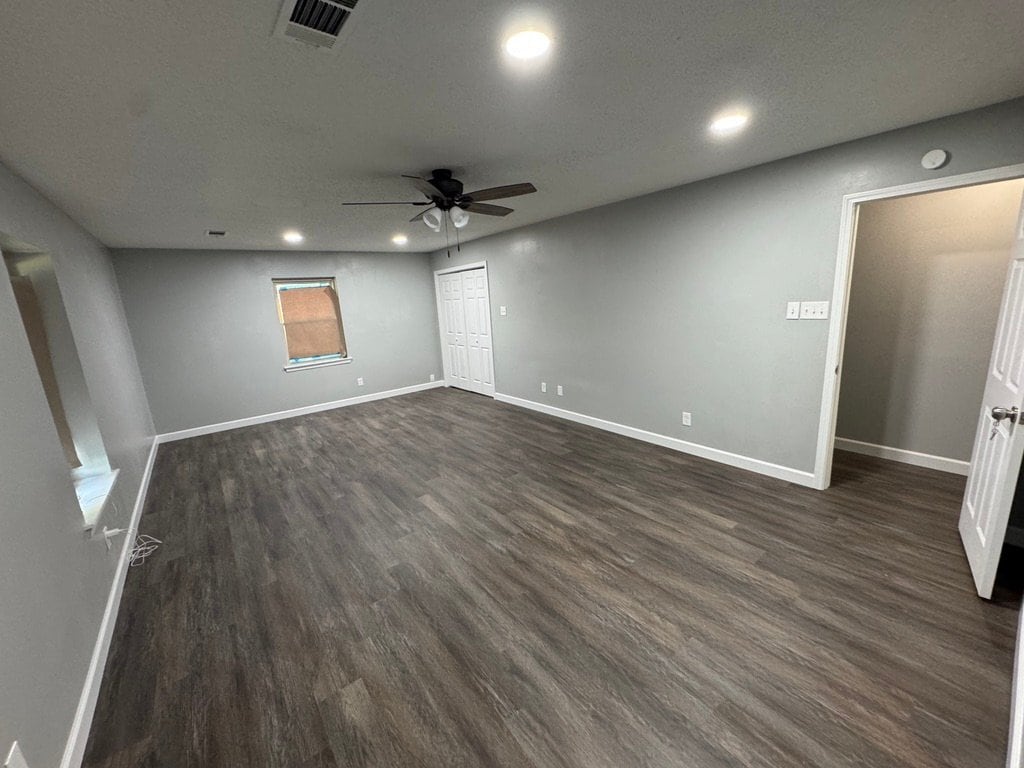 Building Photo - 311 J W Davis Dr