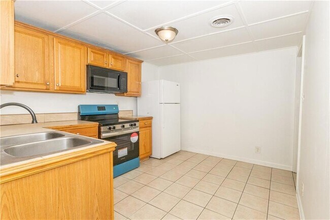 Building Photo - 39461 Spruce St