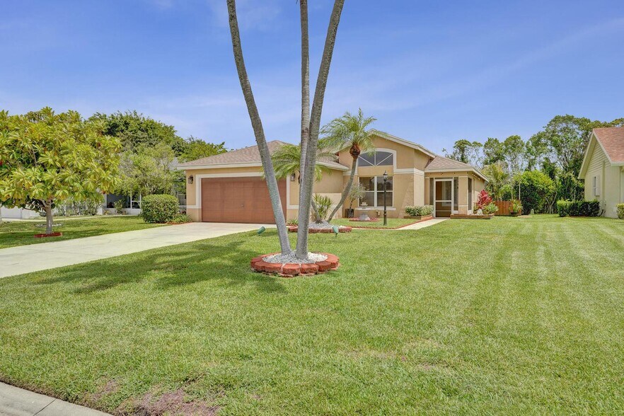 Building Photo - 6817 Barnwell Dr