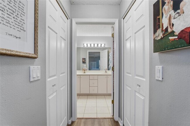 Building Photo - 1221 Wolford Dr