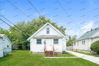 Building Photo - 5919 Maplewood Rd