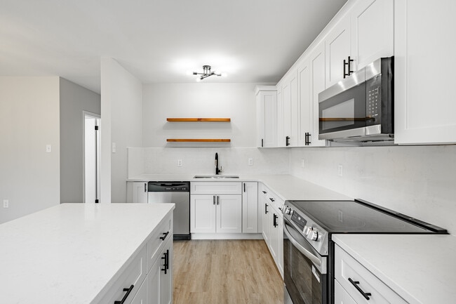 Building Photo - 61 Pennsylvania Ave