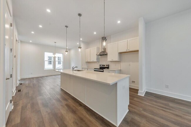 Building Photo - 515 Motivation Cir NW