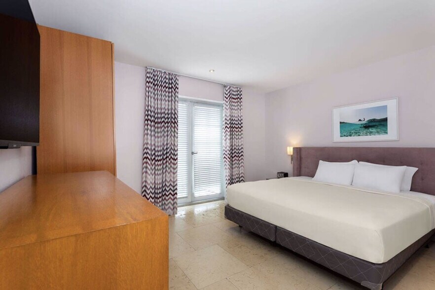 Building Photo - 956 Washington Ave