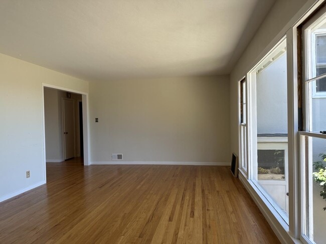Building Photo - 346 Rolling Hills Ave