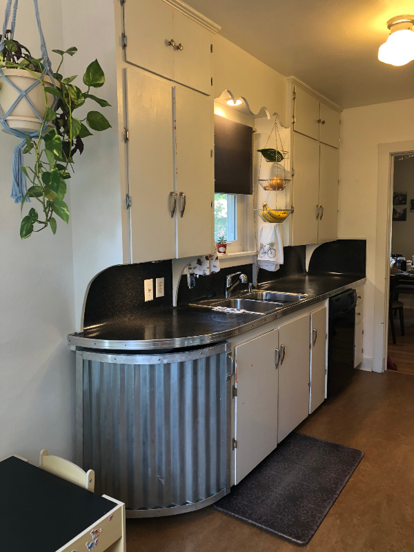 Building Photo - 607 E Laurel St