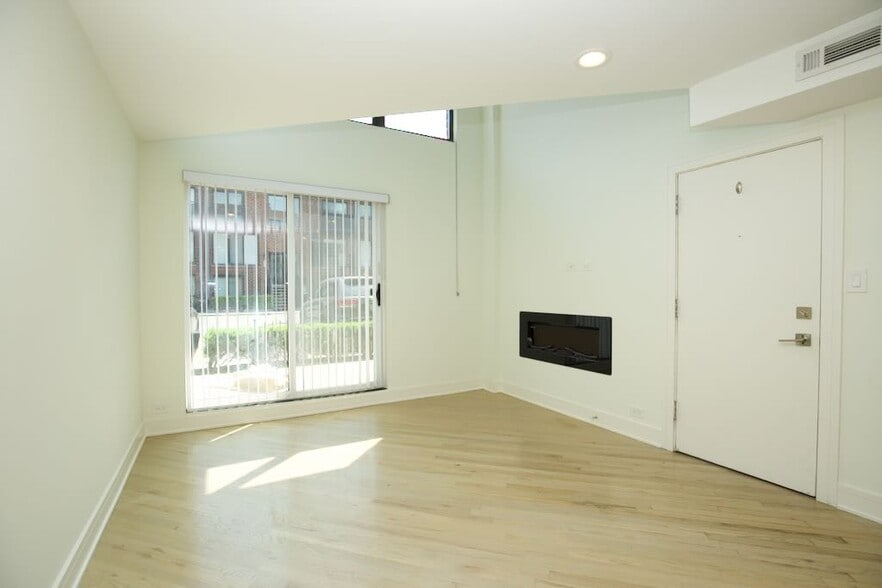 Building Photo - 959 W Grace St