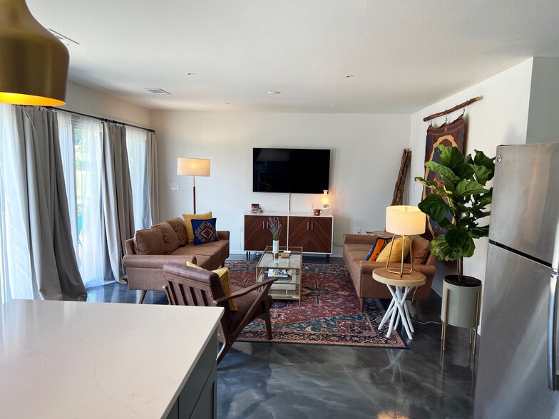 Building Photo - 300 w neil Armstrong pl