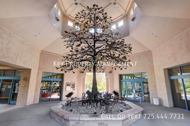 Building Photo - 2240 Sun Cliffs St