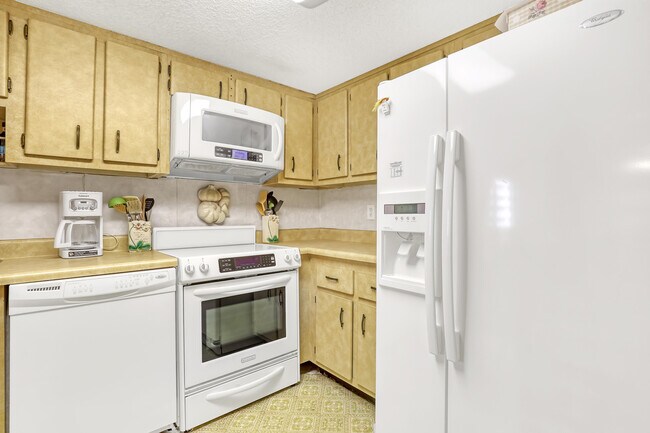 Building Photo - 2800 N Ocean Dr