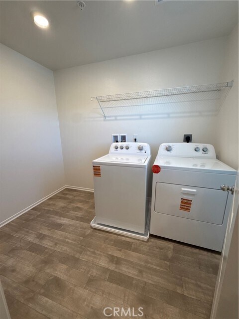 Building Photo - 479 Hollyhock Cir