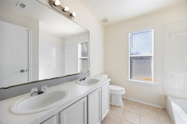 Building Photo - 211 Prentice Dr