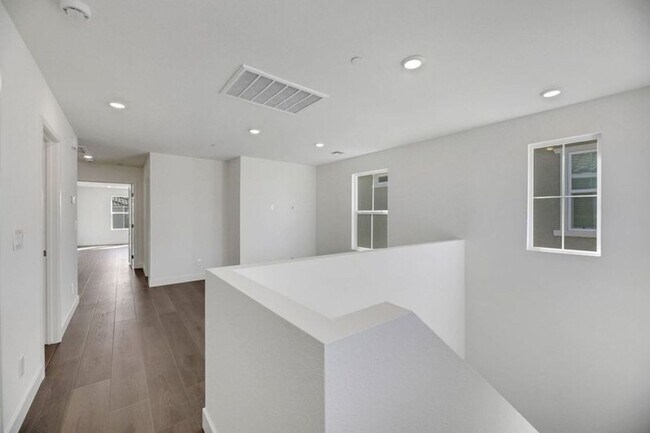 Building Photo - 4-Bedroom Home in Inspirada