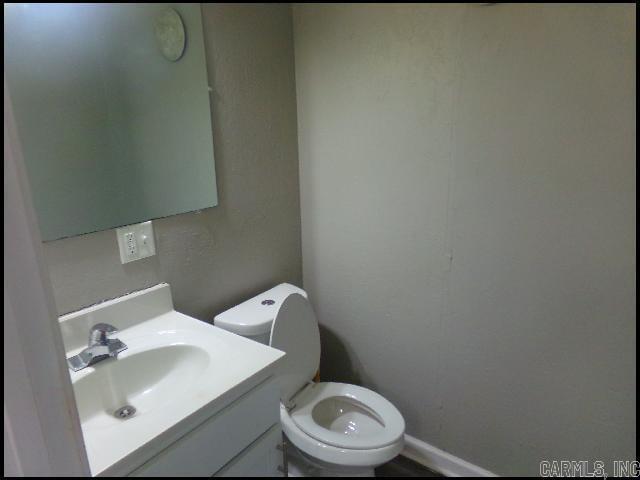 Building Photo - 7410 Valley Dr