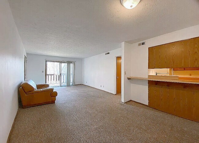 Building Photo - 320 Brown St St